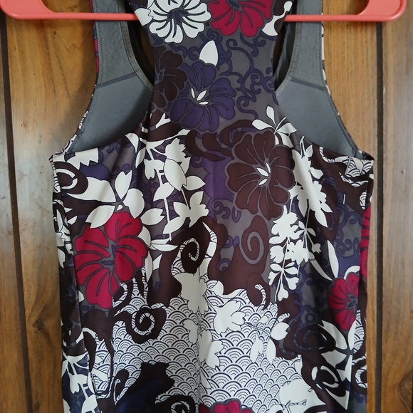 ATHLETA 2-in -1 Ultimate Support Top and Sports Bra  size M - Picture 5 of 10